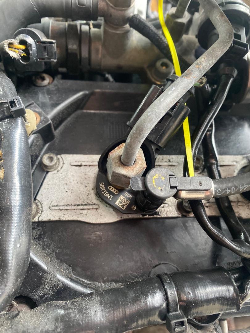 форсунка Audi A6 4F/C6 2005, 3.0 л., BMK, дизель, АКПП, 0445115 - фото №1