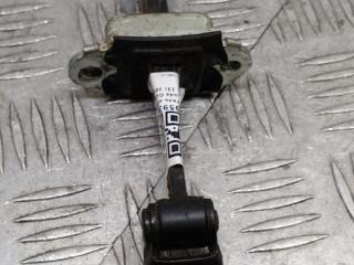 ограничитель открывания двери задней Skoda Octavia 2 поколение (A5) [рестайлинг] 2011, 2.0 л., CCZA, бензин, МКПП, 8x8x, лифтбэк, передний привод, правый руль