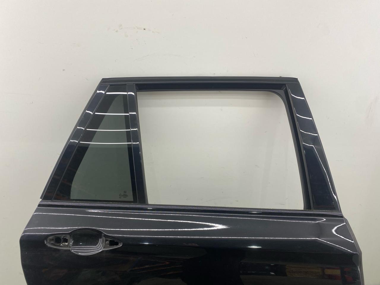 молдинг двери задней правой BMW X5 F15 2018, 3.0 л., N57 D30 B, дизель, АКПП, black sapphire metallic (475), внедорожник 5 дв., полный привод, правый руль - фото №1