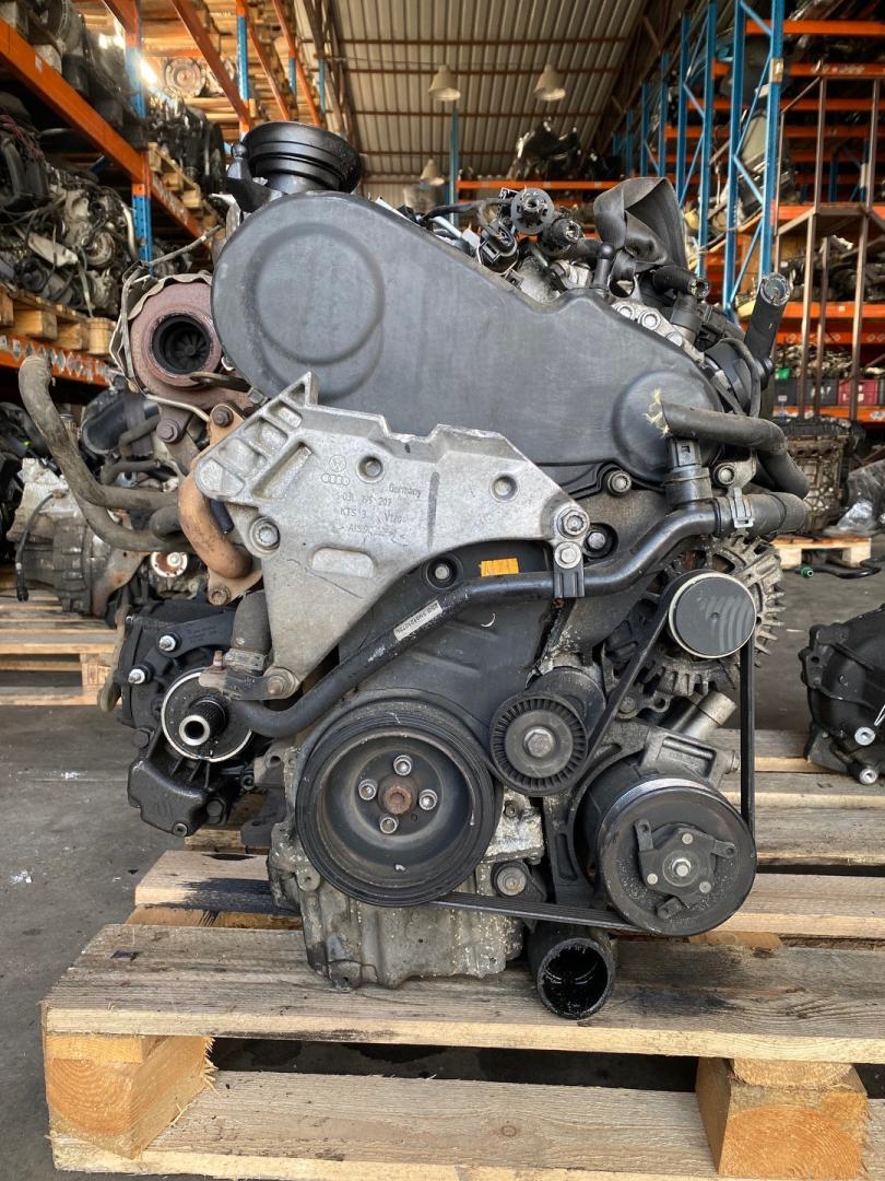 двигатель Volkswagen Tiguan 1 поколение 2009, 2.0 л., CBAB, дизель, МКПП - фото №1