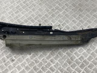 крепление ( кронштейн ) крыла Audi Q7 4L 2007, 3.0 л., BUG, дизель, АКПП, полный привод, правый руль, 4L0805157B