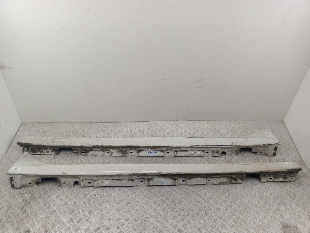 накладка на порог BMW 5 серия F07/F10/F11 2012, 2.0 л., N47 D20 C, дизель, АКПП, alpinweiß iii (300), хетчбэк 5 дв., задний привод, правый руль, 51778055099, 51778055100, 8055099, 8055100 - фото №1