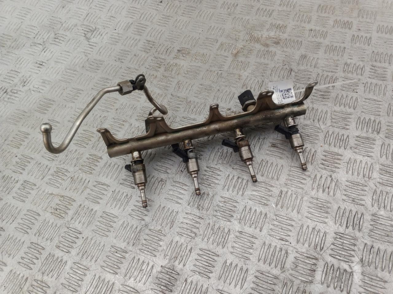 топливная рампа Audi A4 B7 2009, 1.8 л., CDHA, бензин, МКПП, 06J133317G, 0261545035 - фото №1