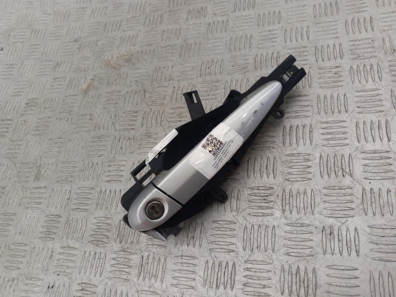 скелет ручки двери передней правой BMW 3 серия E90/E91/E92/E93 2007, 2.0 л., дизель, серебро, купе - фото №1