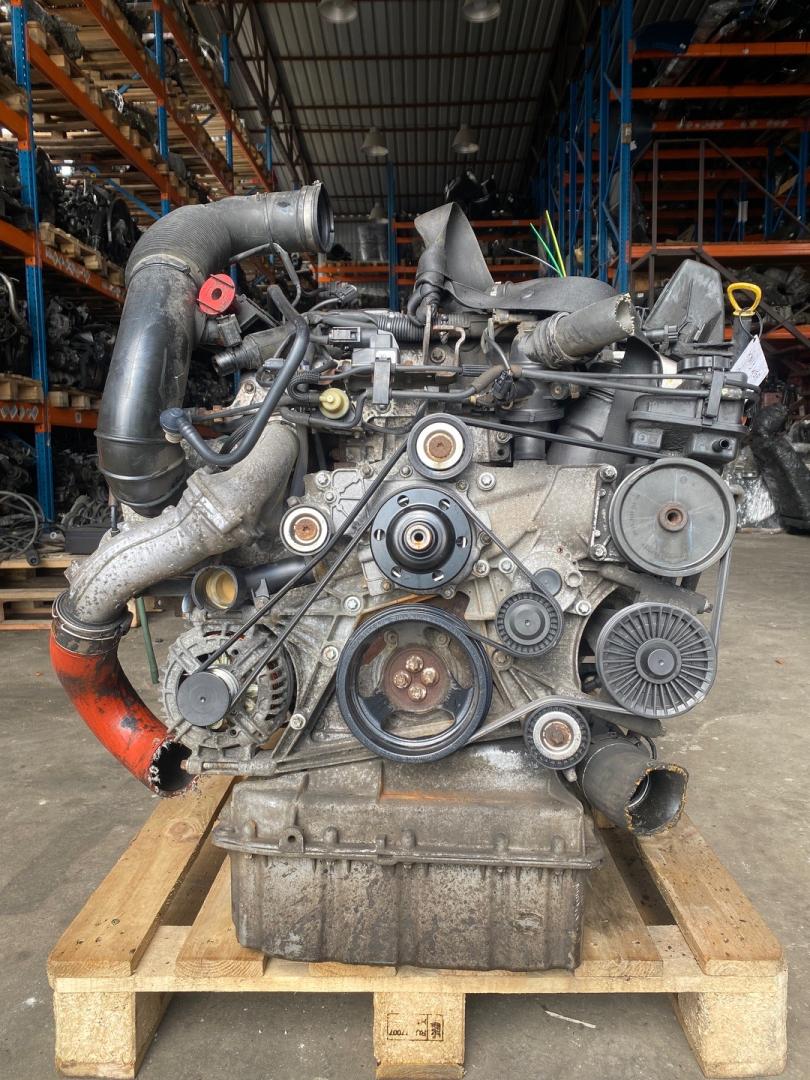 двигатель Mercedes-Benz Sprinter 2 поколение (W906) 2013, 2.2 л., дизель, МКПП, OM651, OM651955, 651955 - фото №1