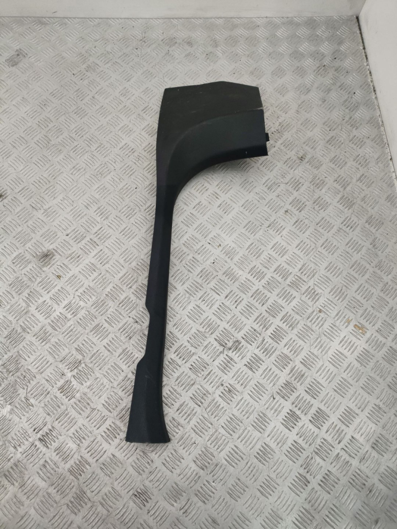 накладка на порог внутренняя Mercedes-Benz C AMG W205 2017, 4.0 л., M 177.980, бензин, АКПП, 197, седан, задний привод, правый руль, A2056860636 - фото №1