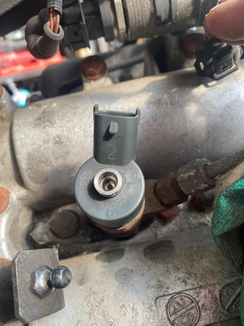 форсунка IVECO Daily 3 поколение 2006, 3.0 л., F1CE0481A, дизель, МКПП, 0445120036 - фото №1