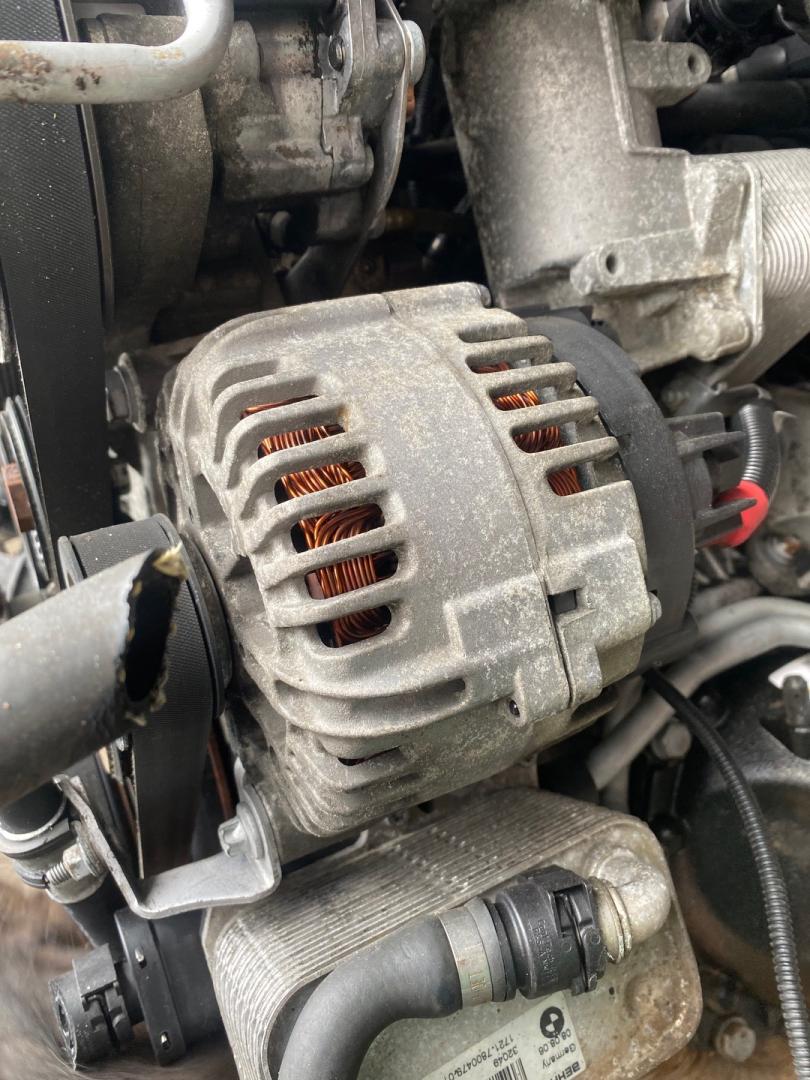 генератор BMW X3 E83 2006, 3.0 л., M57 D30 (306D5), дизель, АКПП, 7800308, 12317800308 - фото №1