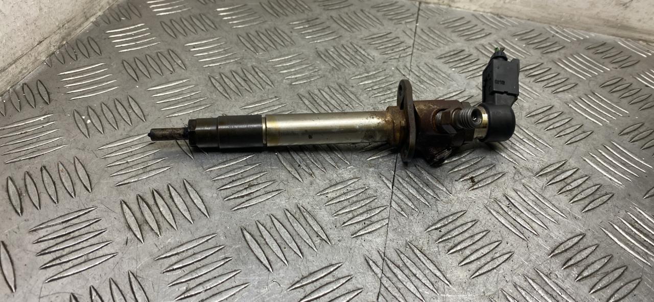 форсунка Land Rover Discovery 3 поколение 2005, 2.7 л., 276DT, дизель, МКПП, 4H2Q9K546AE - фото №1