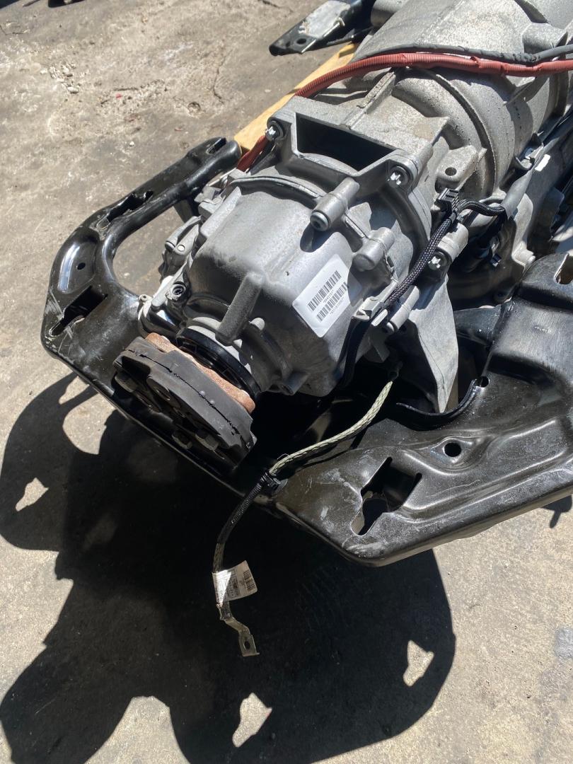 кронштейн КПП BMW X5 F15 2018, 3.0 л., N57 D30 B, дизель, АКПП, black sapphire metallic (475), внедорожник 5 дв., полный привод, правый руль - фото №1