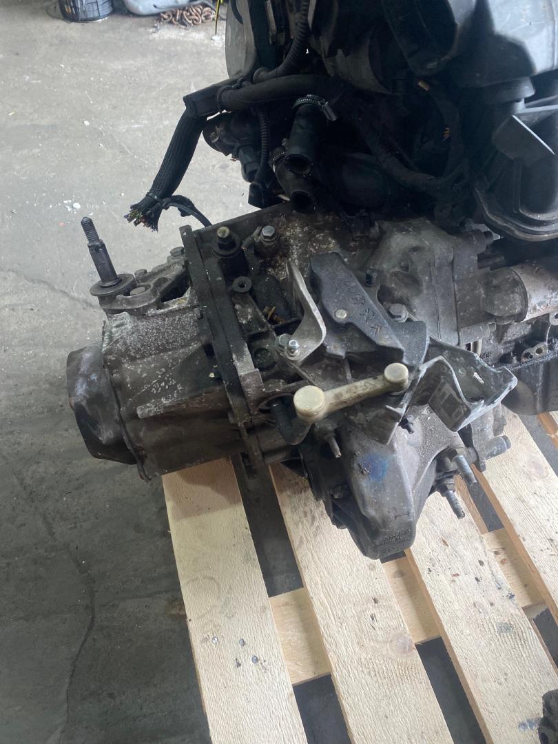 КПП механическая (МКПП) Peugeot 308 T7 2010, 1.6 л., 5FS (EP6C), бензин, МКПП - фото №1