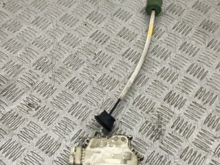 замок двери передней левой Audi A6 4F/C6 [рестайлинг] 2010, 3.0 л., CDYA, дизель, 7x7x, седан, полный привод, правый руль