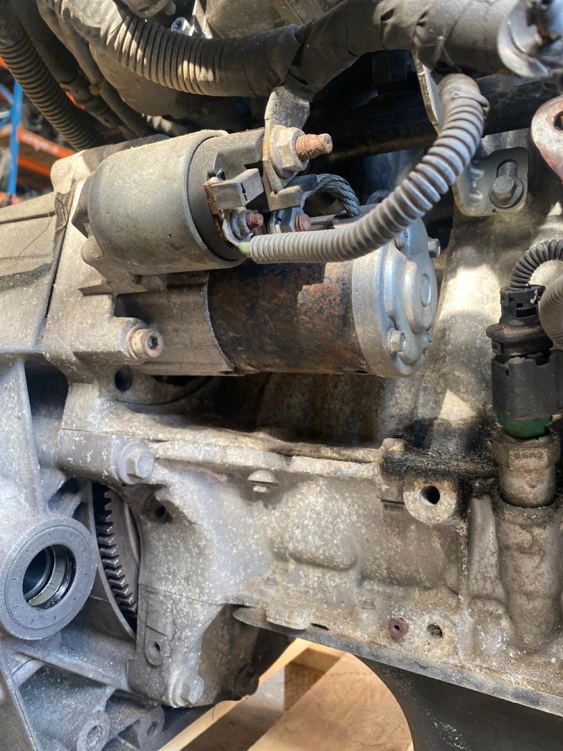 стартер Peugeot 3008 1 поколение 2012, 1.6 л., 9HR (DV6C), дизель, МКПП - фото №1