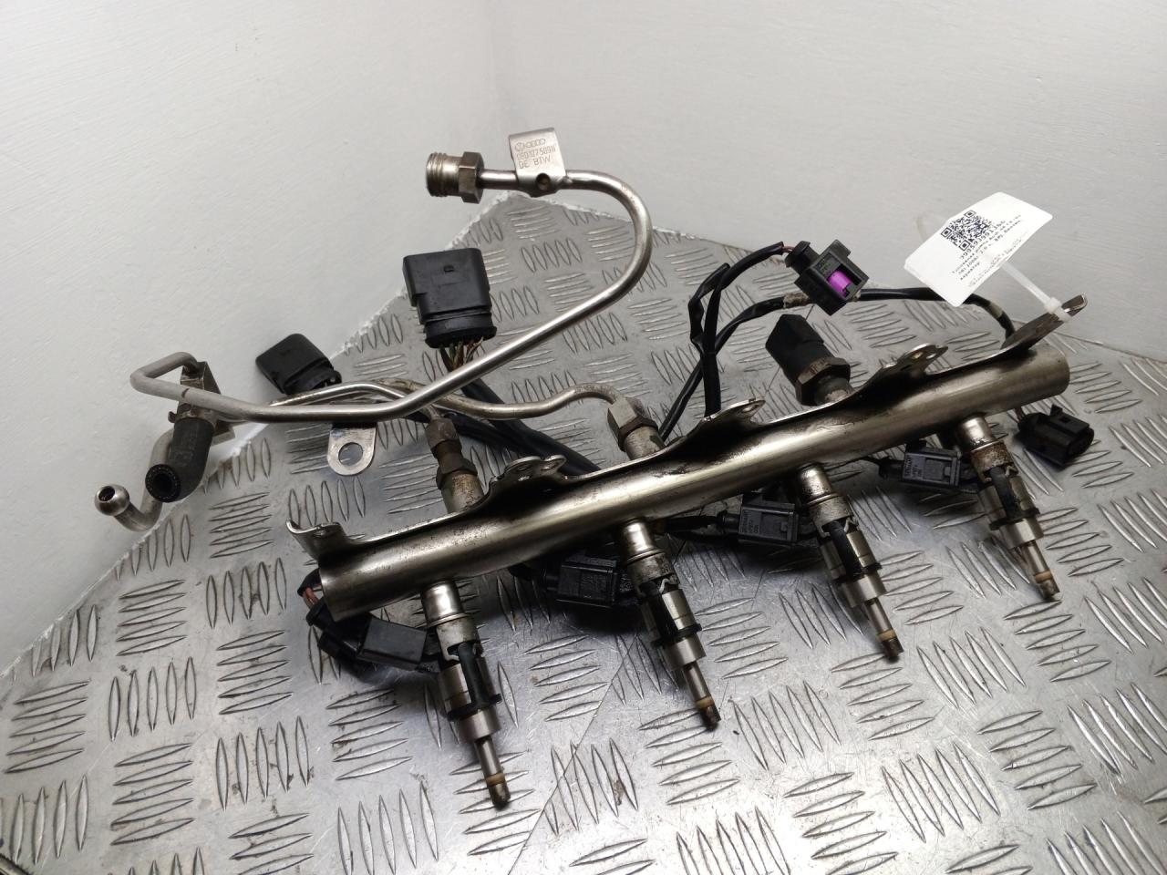 топливная рампа Audi A6 4F/C6 2006, 2.0 л., BPJ, бензин, вариатор, 06D133036D, 06F906036G, 0261500039 - фото №1