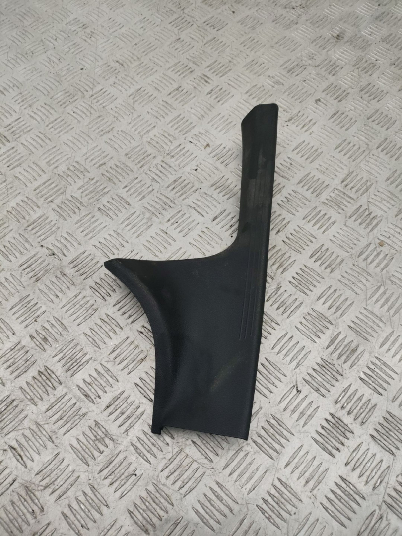 накладка на порог внутренняя Mercedes-Benz C AMG W205 2017, 4.0 л., M 177.980, бензин, АКПП, 197, седан, задний привод, правый руль, A2056860336 - фото №1