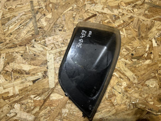 поворотник правый Volvo V40 1 поколение [рестайлинг] 2001