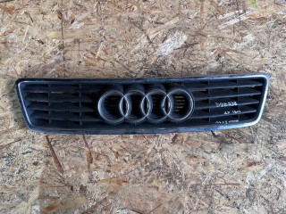 решетка радиатора Audi A6 4B/C5 2000