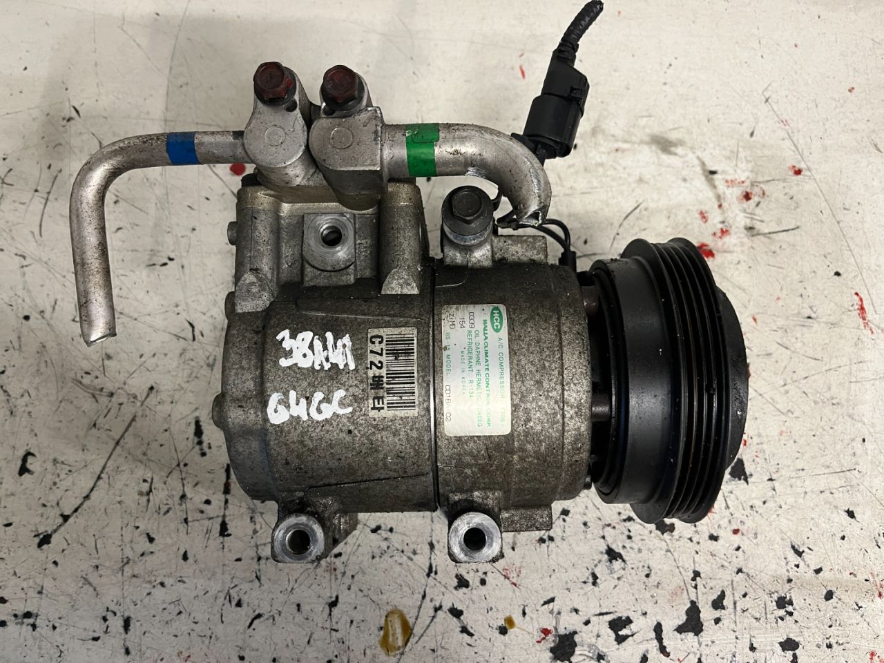 компрессор кондиционера Kia Sportage 2 поколение 2006, 2.0 л., i, G4GC, бензин, МКПП - фото №1