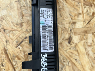 щиток приборов (приборная панель) Renault Scenic 2 поколение 2005, P8200365607E