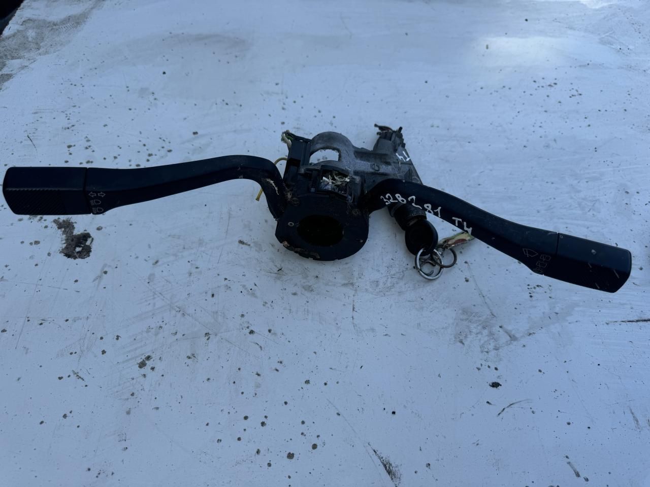 переключатель подрулевой (стрекоза) Volkswagen Transporter T4 1995 - фото №1