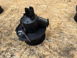 моторчик печки Opel Zafira 2 поколение (B) 2006