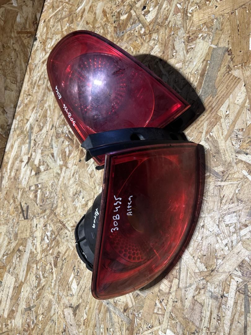 фонарь задний левый SEAT Altea 1 поколение 2007 - фото №1