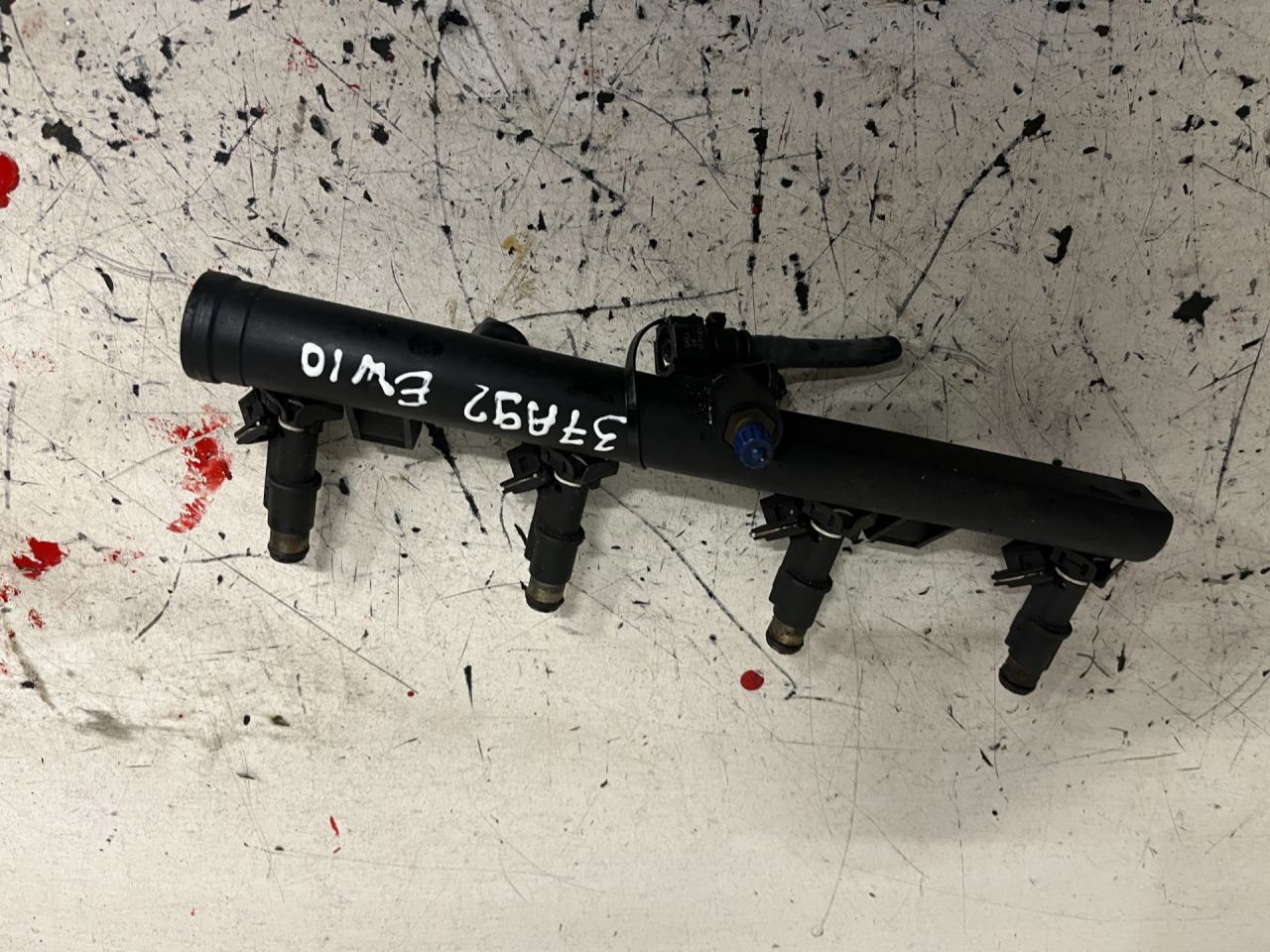 форсунка Citroen C5 1 поколение 2003, 2.0 л., i, RFN (EW10J4), бензин, АКПП - фото №1