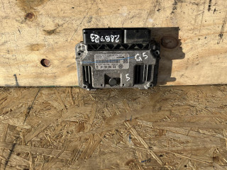 блок управления двигателем Volkswagen Golf 5 поколение 2006, 03C906022AK