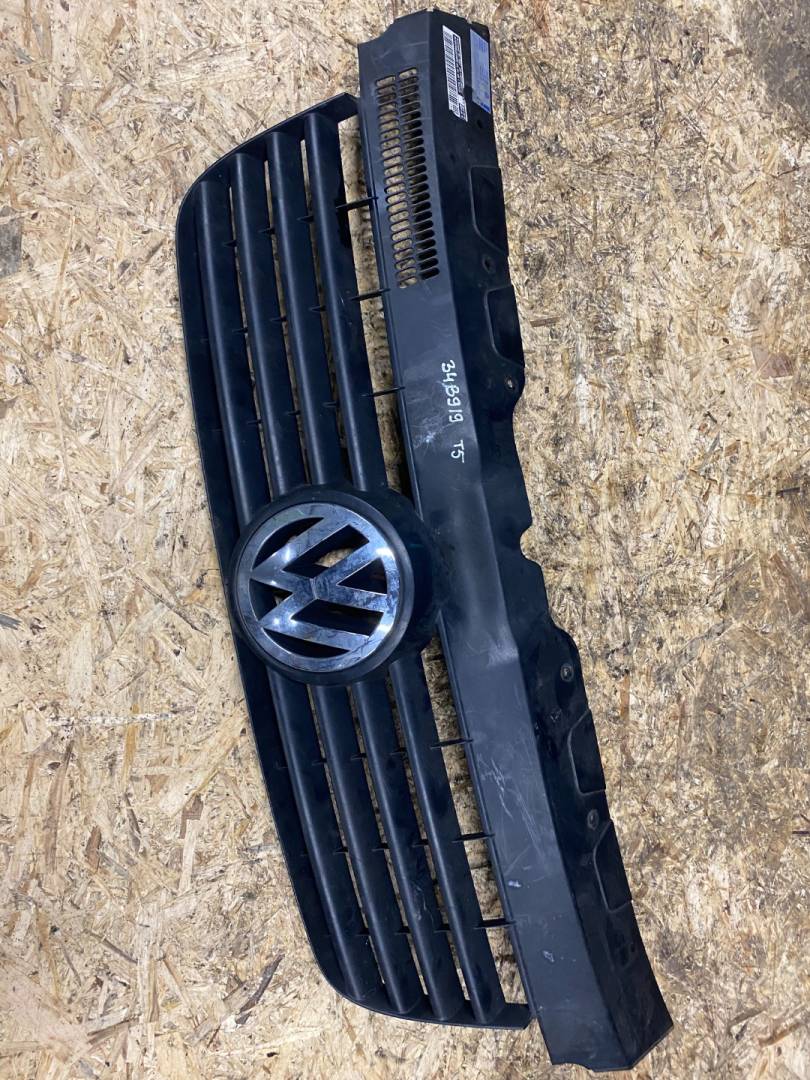 решетка радиатора Volkswagen Transporter T5 2006 - фото №1