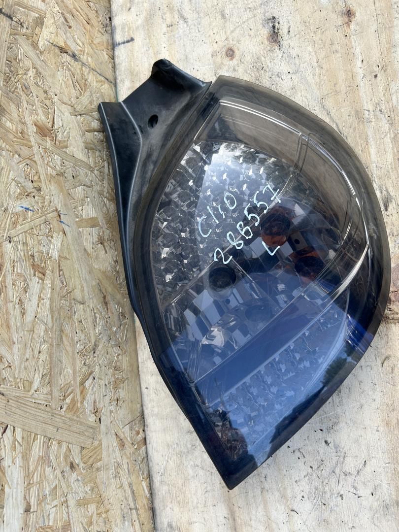 фонарь задний правый Renault Clio 3 поколение 2008, хетчбэк 5 дв. - фото №1