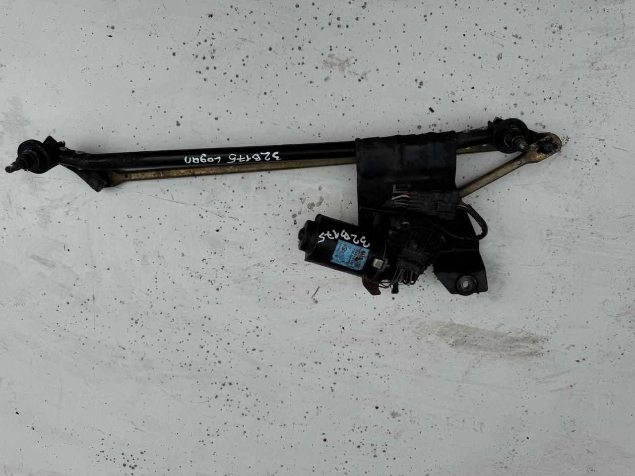 механизм стеклоочистителя (трапеция дворников) Renault Logan 1 поколение 2005 - фото №1