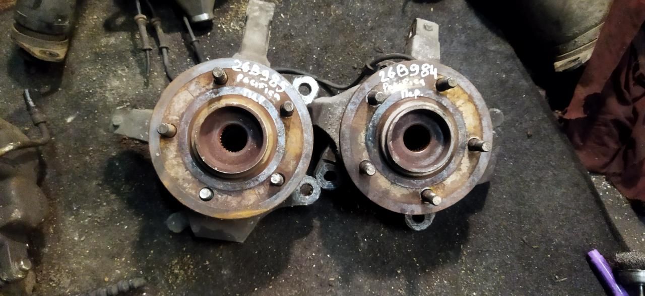 ступица передняя левая Chrysler Pacifica 1 поколение 2005 - фото №1