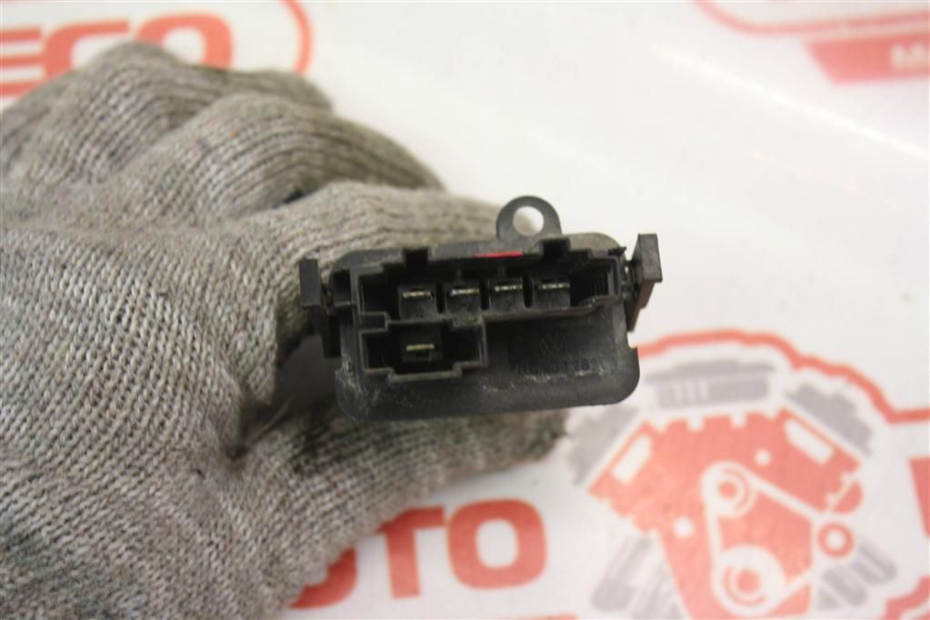 сопротивление печки Volkswagen Golf 3 поколение 1993, ABU, бензин, МКПП, черный, хетчбэк 5 дв., передний привод, 1H0959263 - фото №1