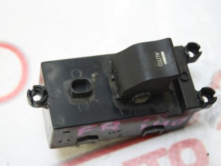 кнопка стеклоподъемника двери Hyundai i40 1 поколение VF 2013, 2.0 л., G4NA, бензин, АКПП, черный, седан, передний привод, 935753Z0004X