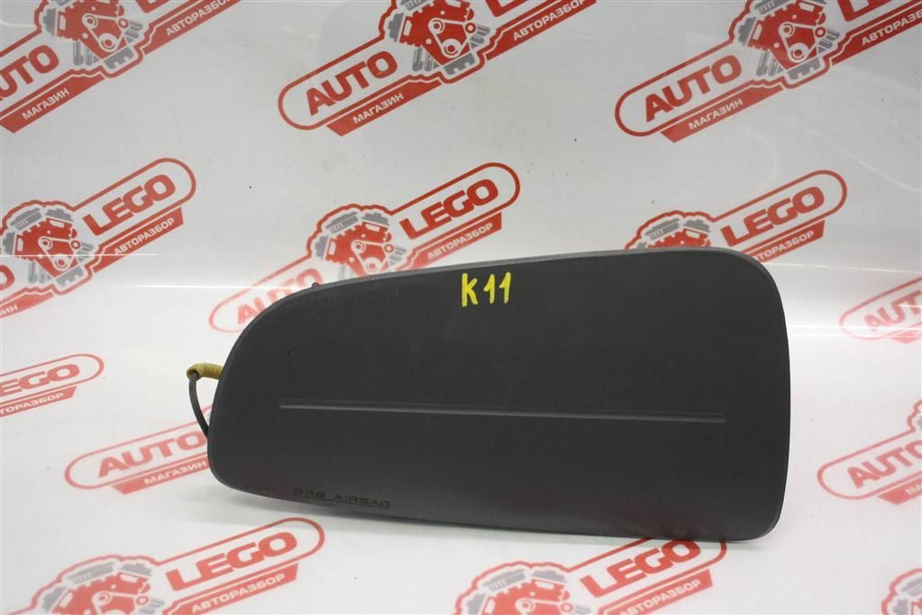 подушка безопасности пассажира Nissan March K11 1997, 1.0 л., CG10DE, бензин, АКПП, белый, купе, передний привод, правый руль - фото №1