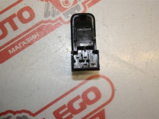кнопка стеклоподъемника двери Volkswagen Polo 5 поколение [рестайлинг] 602 2016, 1.6 л., CWV, бензин, МКПП, белый, седан, передний привод, 6RU959855A