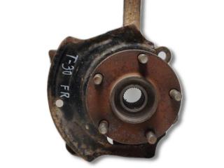 кулак поворотный правый Nissan X-Trail T30 NT30 2003, 2.5 л., QR25DE, бензин, АКПП, светло-серый, универсал, полный привод