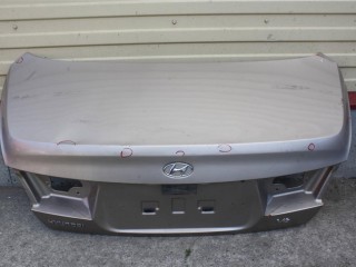 крышка багажника (дверь 3-5) Hyundai Grandeur TG 2007, 2.7 л., G6EA, бензин, АКПП, бежевый, седан, передний привод, 692003L020