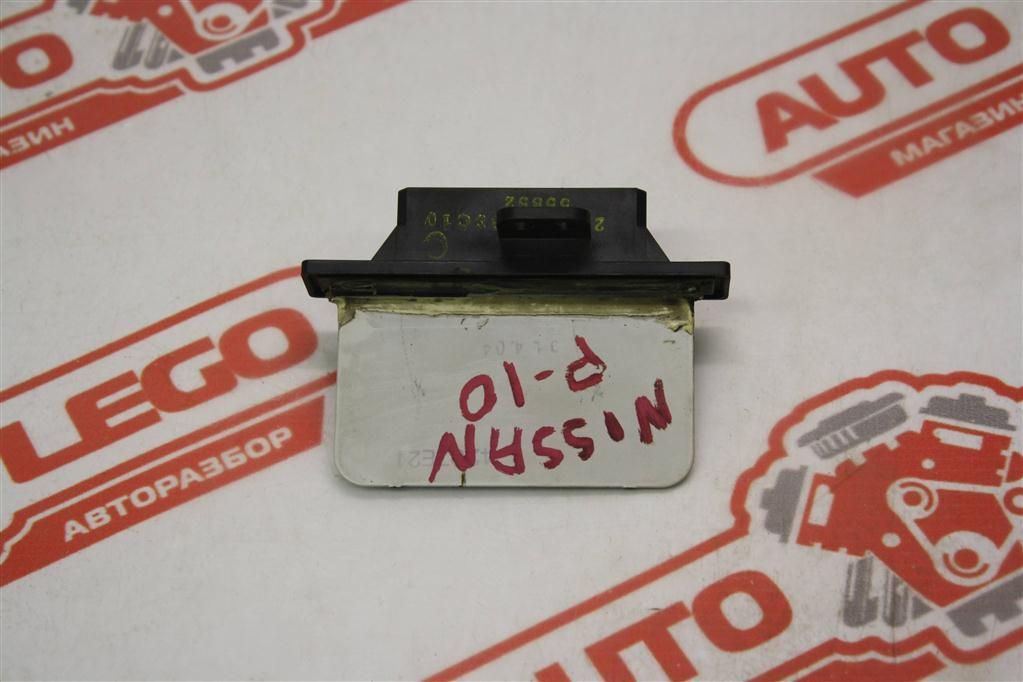 сопротивление печки Nissan Primera P10 1992, SR20DE, МКПП, серый, хетчбэк 5 дв., передний привод, 2715063C10 - фото №1