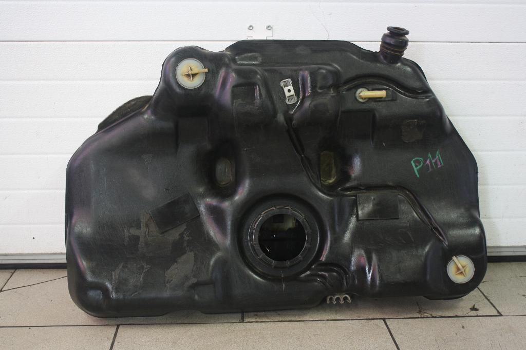 бак топливный Nissan Primera P11 2000, 2.0 л., SR20DE, бензин, МКПП, серый, лифтбэк, передний привод - фото №1