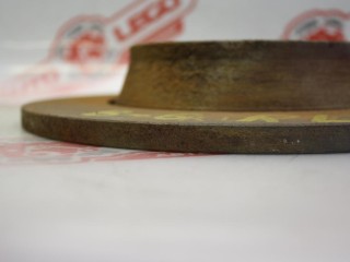 диск тормозной задний Volkswagen Passat B6 3BADR 2006, 1.6 л., BLF, бензин, МКПП, седан, передний привод, 8D0615601A
