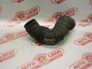 патрубок воздушного фильтра Ford Focus 1 поколение [рестайлинг] 2004, 1.6 л., бензин, МКПП, белый, седан, передний привод, 2S419R504AB