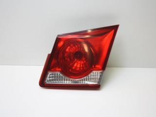фонарь крышки багажника правый Chevrolet Cruze 1 поколение J300 2012, 1.6 л., F16D3, бензин, МКПП, черный, седан, передний привод