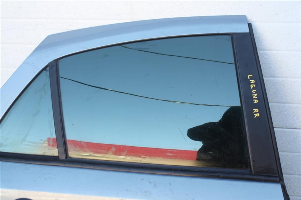 стекло двери задней правой Renault Laguna 2 поколение 556A/B 2004, K4MD710, бензин, МКПП, лифтбэк, передний привод - фото №1