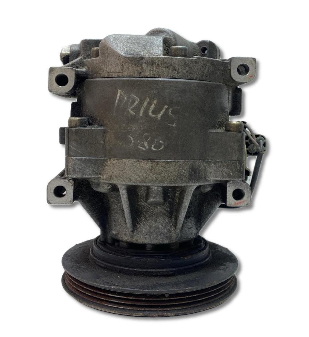 компрессор кондиционера Toyota Prius 1 поколение NHW10 1999, 1.5 л., 1NZ-FXE, гибрид, синий, седан, передний привод, правый руль, 442100-1070, 8832047010 - фото №1