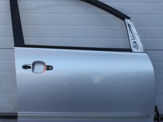 дверь передняя правая Toyota Ipsum 2 поколение ACM21W 2003, 2.4 л., 2AZ-FE, бензин, АКПП, серебристый, минивэн, передний привод, правый руль
