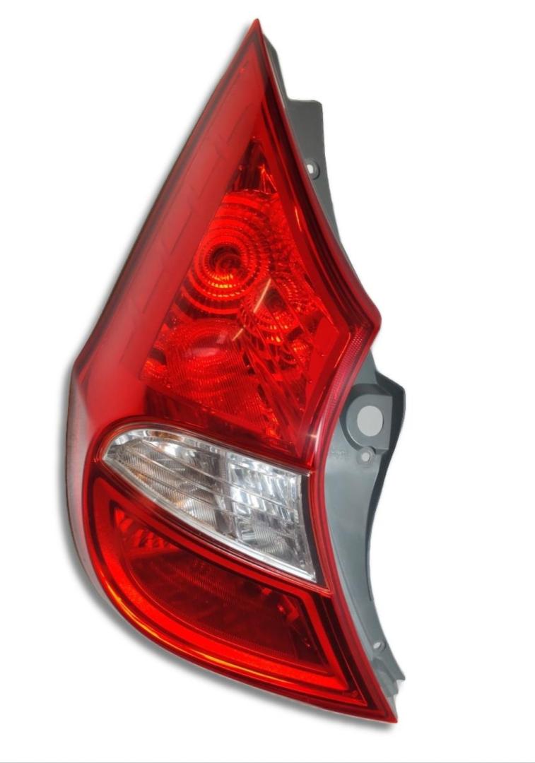 фонарь задний левый Hyundai Solaris 1 поколение RB 2011, 1.4 л., G4FA, бензин, МКПП, серебристый, хетчбэк 5 дв., передний привод, 92401-1R2 - фото №1