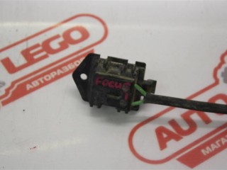 сопротивление печки Ford Focus 1 поколение [рестайлинг] BK 2004, 2.0 л., AODE, бензин, МКПП, бордовый, седан, передний привод, 3134503072