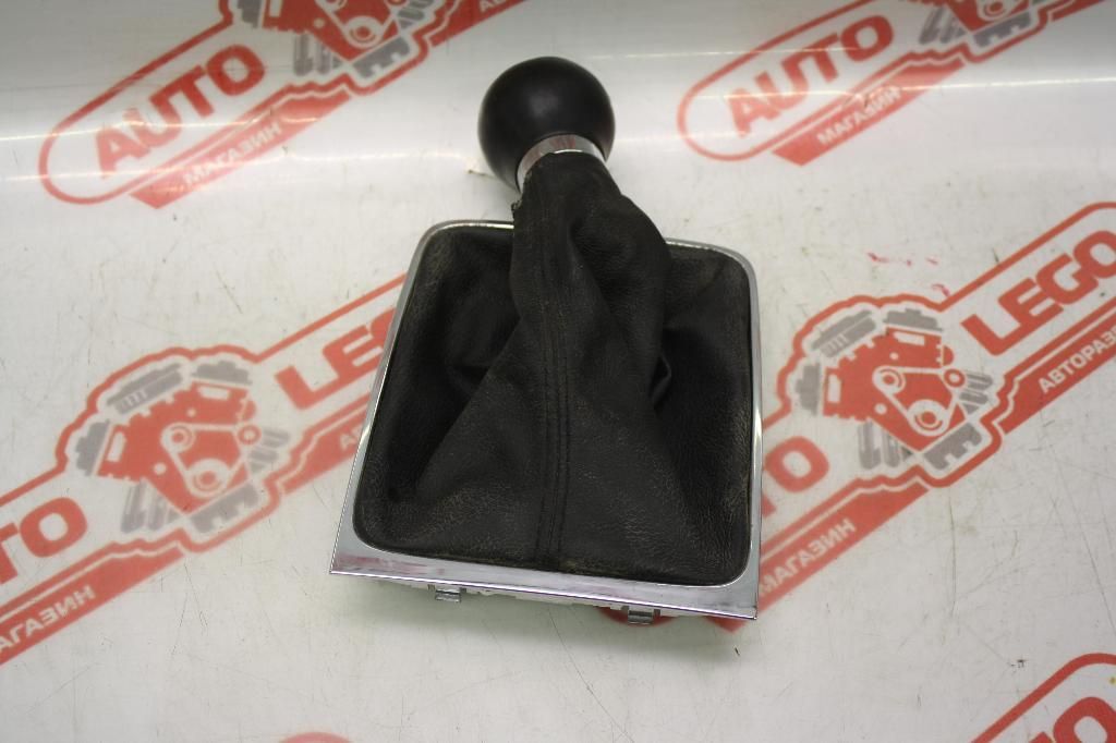 Консоль селектора кпп Volkswagen Passat B6 3BADR 2006, 1.6 л., BLF, бензин, МКПП, седан, передний привод, 3C0711113 - фото №1