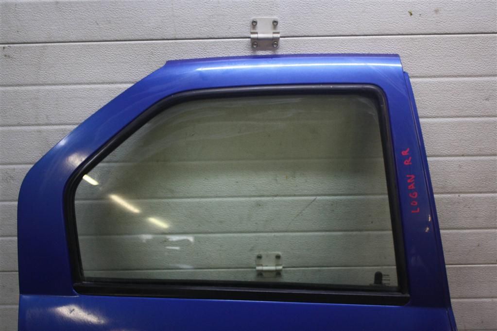стекло двери задней правой Renault Logan 1 поколение L8 2008, 1.4 л., K7JA710 1, бензин, МКПП, синий, седан, передний привод - фото №1